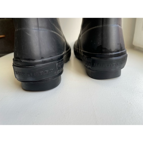 Authentic Burberry Wellington boots 37 EU - Picture 3 of 4